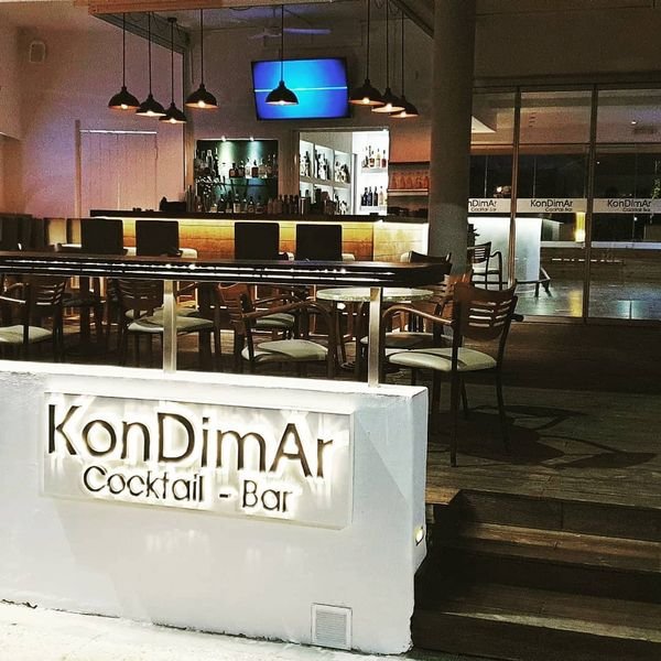 KonDimAr Cocktail Bar à Kato Gouves